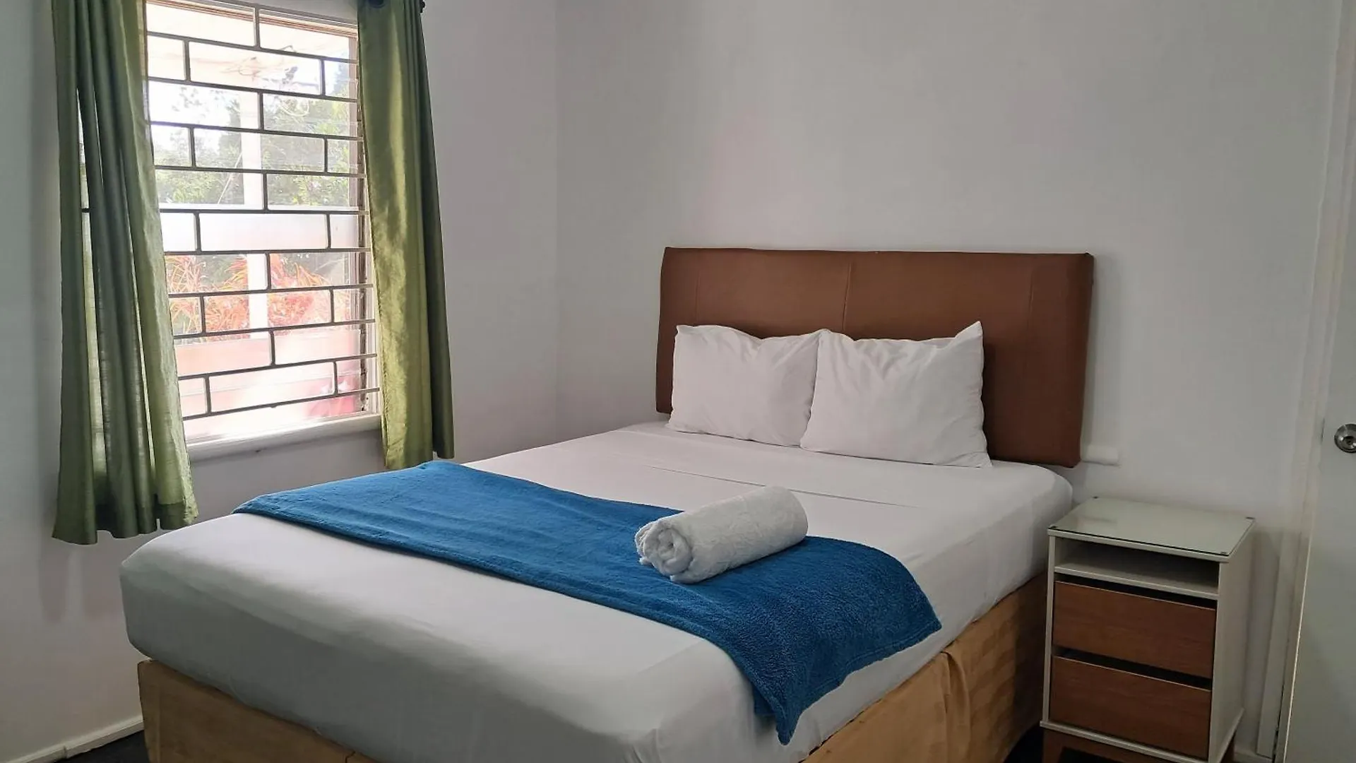 Kingsworth Bed And Breakfast Kingston Frühstückspension